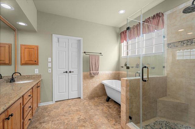 117 Treescape Circle, The Woodlands, TX 77381