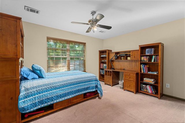 117 Treescape Circle, The Woodlands, TX 77381