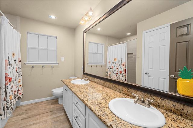 117 Treescape Circle, The Woodlands, TX 77381