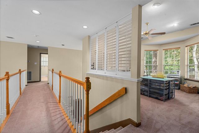 117 Treescape Circle, The Woodlands, TX 77381