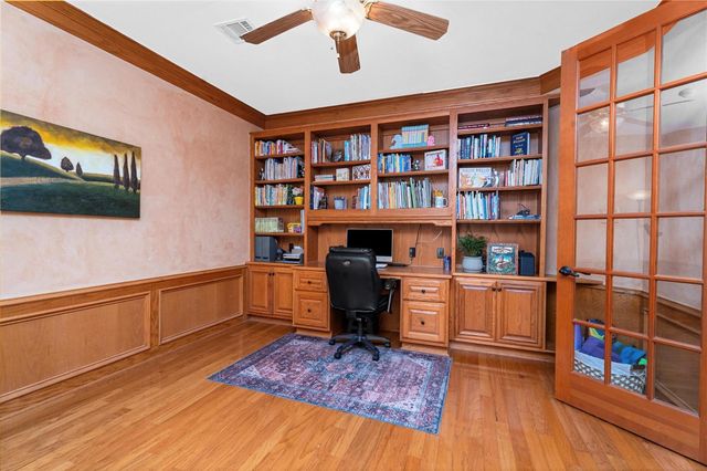 117 Treescape Circle, The Woodlands, TX 77381