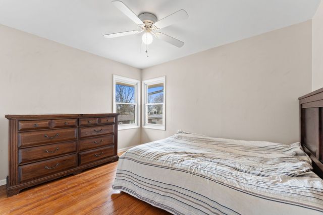 1135 5th Avenue N, Clinton, IA 52732