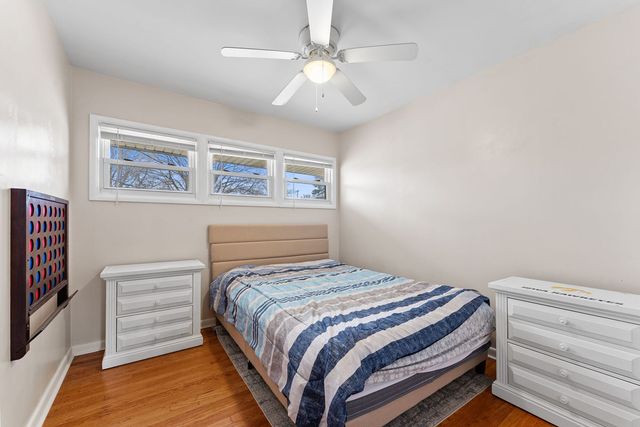 1135 5th Avenue N, Clinton, IA 52732