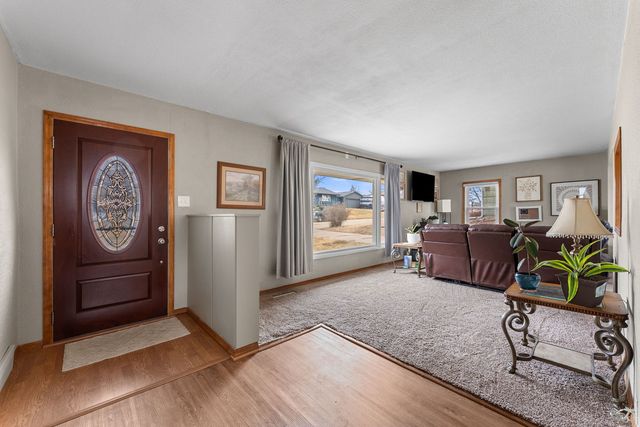 1135 5th Avenue N, Clinton, IA 52732