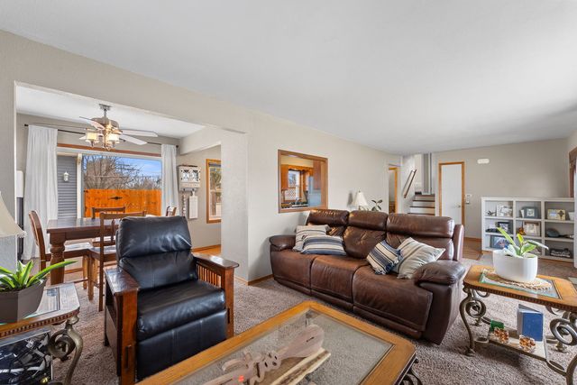 1135 5th Avenue N, Clinton, IA 52732