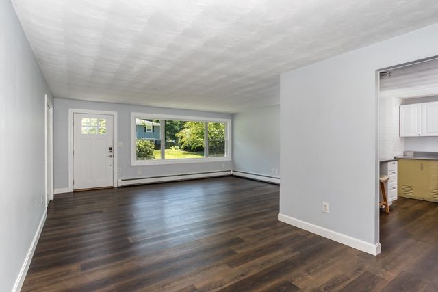 12 Terri Rd, Framingham, MA 01701