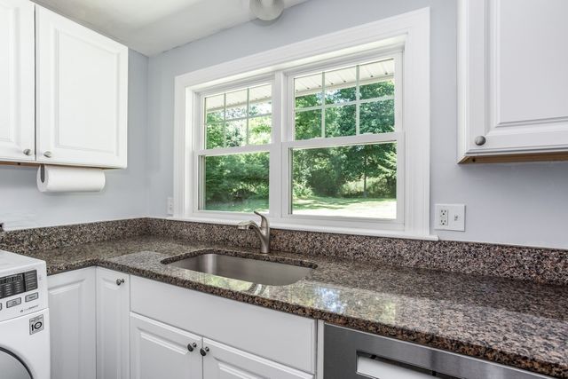 12 Terri Rd, Framingham, MA 01701