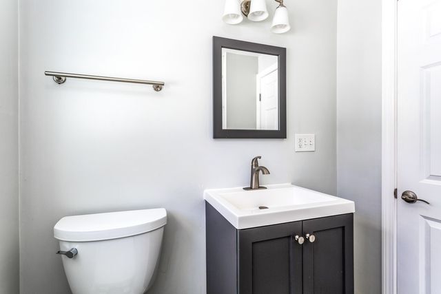12 Terri Rd, Framingham, MA 01701