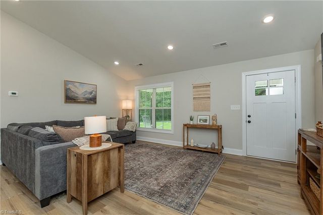 32 Ranchor Drive, Thomasville, NC 27360