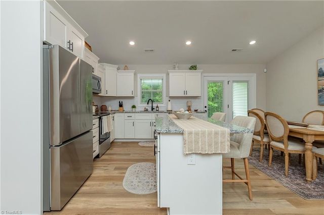 32 Ranchor Drive, Thomasville, NC 27360