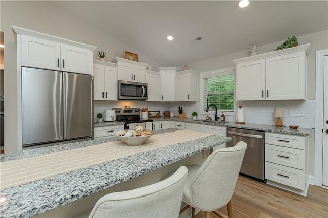 32 Ranchor Drive, Thomasville, NC 27360