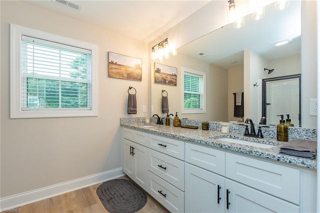 32 Ranchor Drive, Thomasville, NC 27360