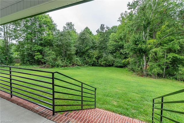 32 Ranchor Drive, Thomasville, NC 27360
