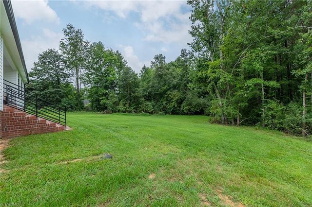 32 Ranchor Drive, Thomasville, NC 27360