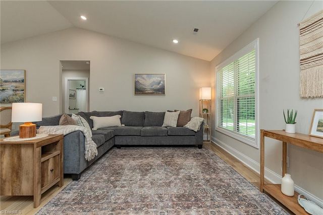 32 Ranchor Drive, Thomasville, NC 27360
