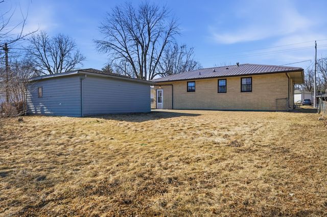 3207 E 26th Street, Des Moines, IA 50317