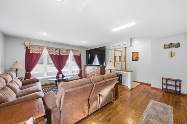 3207 E 26th Street, Des Moines, IA 50317