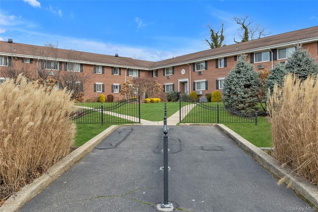 200 Merrick Road I, Amityville, NY 11701