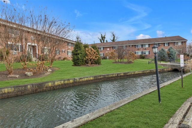 200 Merrick Road I, Amityville, NY 11701