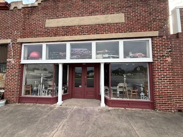 709 Main Street, East Bernard, TX 77435