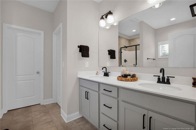 6939 Running Fox Road, Hope Mills, NC 28348