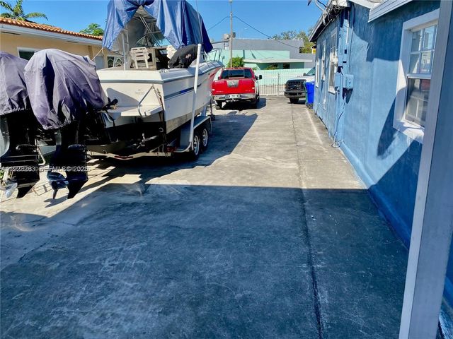 27 SW 55th Ave Rd, Miami, FL 33134