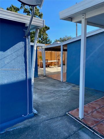 27 SW 55th Ave Rd, Miami, FL 33134