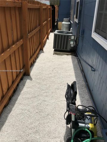 27 SW 55th Ave Rd, Miami, FL 33134