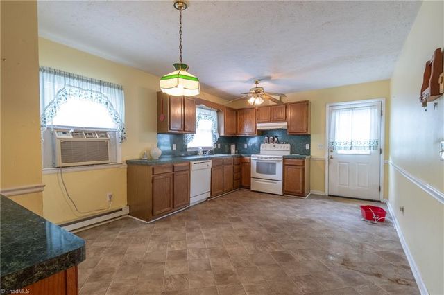 4361 N Old 52 Road, Pinnacle, NC 27043