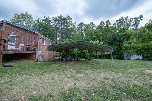 4361 N Old 52 Road, Pinnacle, NC 27043
