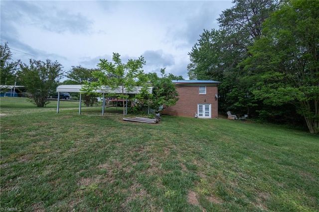 4361 N Old 52 Road, Pinnacle, NC 27043