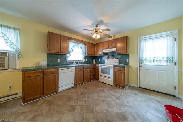4361 N Old 52 Road, Pinnacle, NC 27043