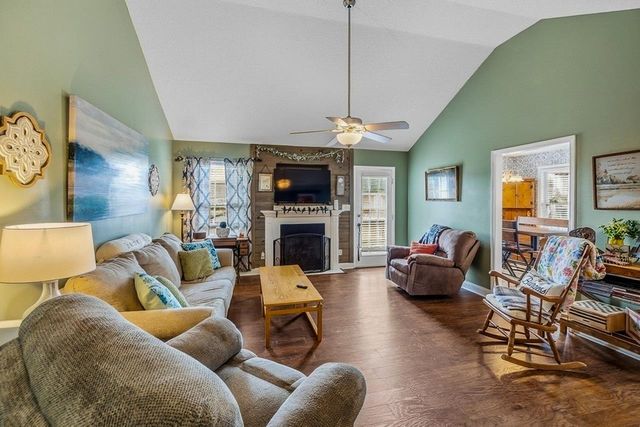 114 Harvest Ridge Dr, Inman, SC 29349