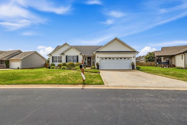 114 Harvest Ridge Dr, Inman, SC 29349