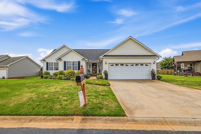 114 Harvest Ridge Dr, Inman, SC 29349