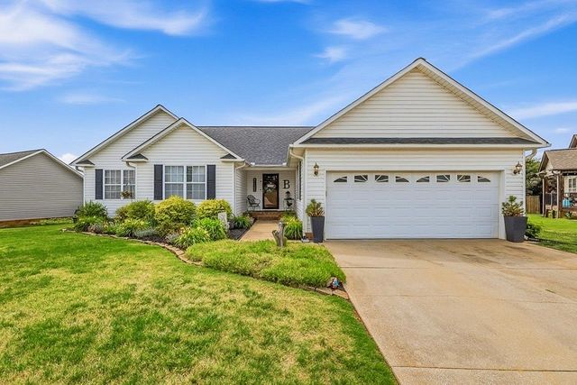 114 Harvest Ridge Dr, Inman, SC 29349