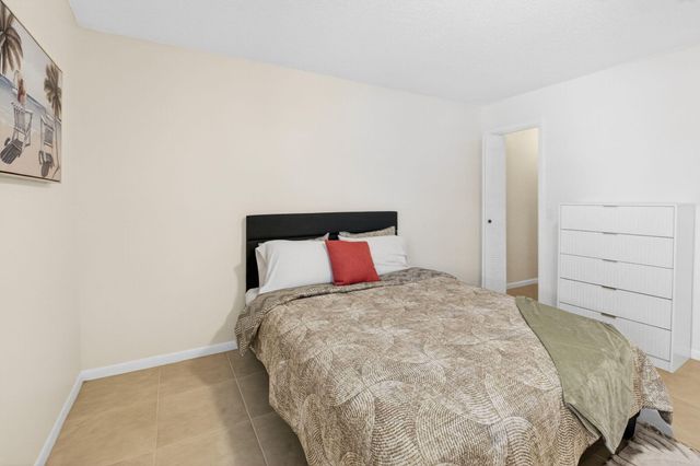 173 Flanders D, Delray Beach, FL 33484