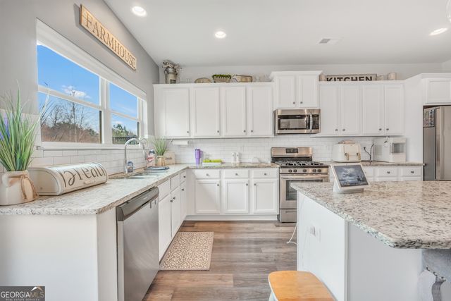 105 Hacienda Avenue 27, Locust Grove, GA 30248