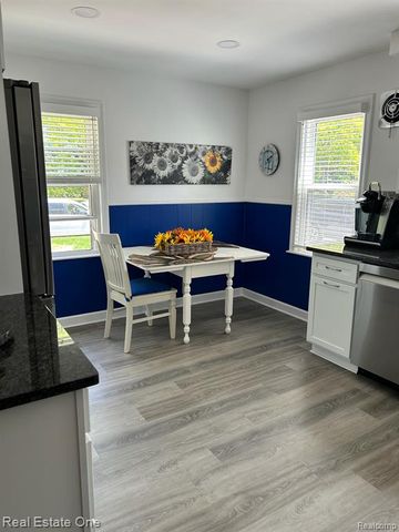 2075 Deering Street, Garden City, MI 48135