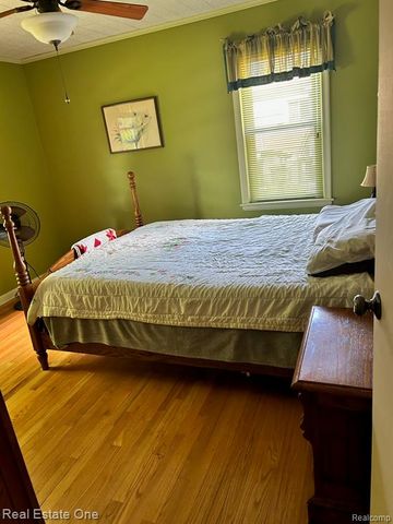 2075 Deering Street, Garden City, MI 48135