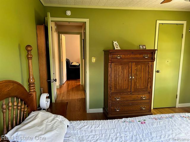 2075 Deering Street, Garden City, MI 48135