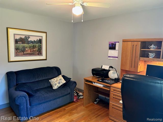 2075 Deering Street, Garden City, MI 48135