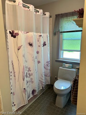 2075 Deering Street, Garden City, MI 48135
