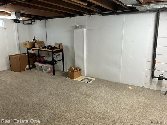 2075 Deering Street, Garden City, MI 48135