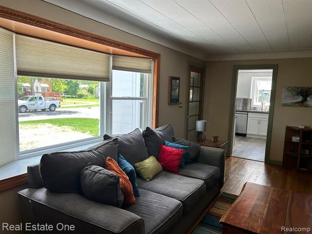 2075 Deering Street, Garden City, MI 48135