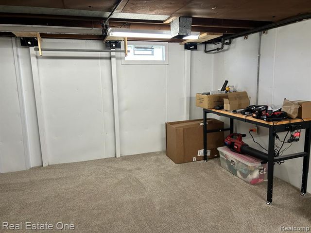 2075 Deering Street, Garden City, MI 48135