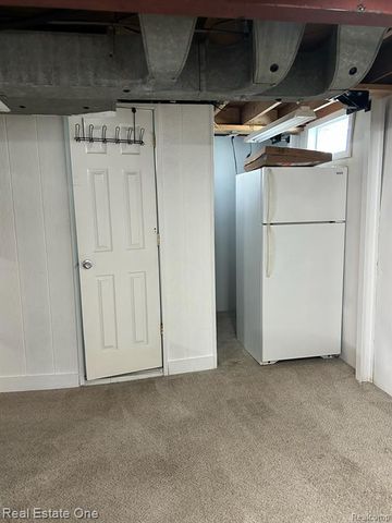 2075 Deering Street, Garden City, MI 48135