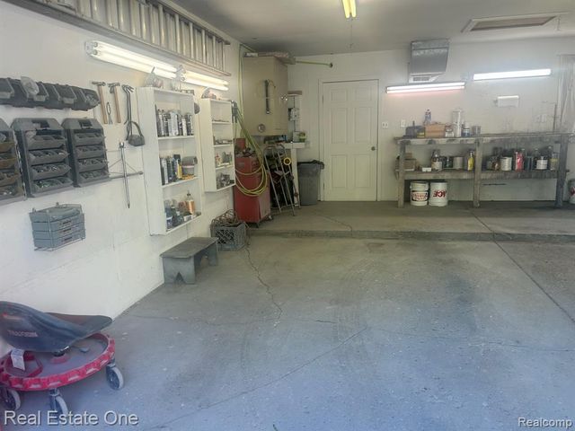 2075 Deering Street, Garden City, MI 48135