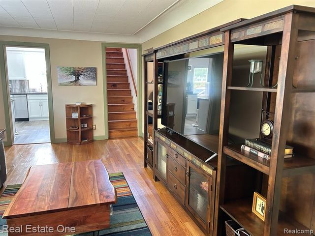 2075 Deering Street, Garden City, MI 48135