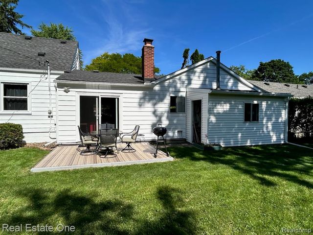 2075 Deering Street, Garden City, MI 48135